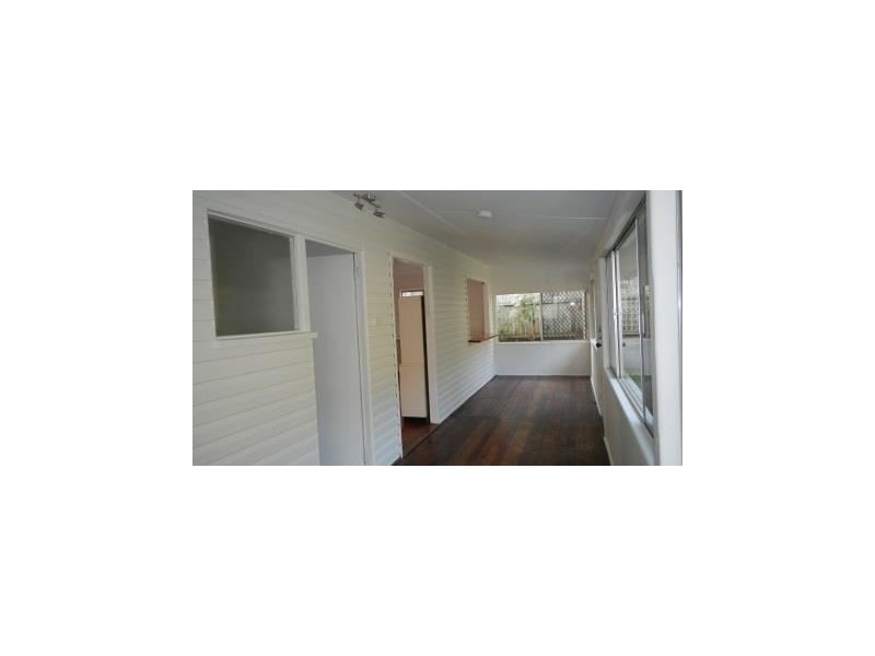 23 Ewan Street, Southport QLD 4215