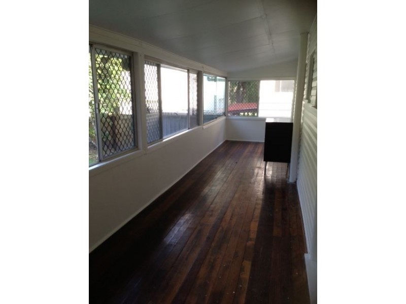 23 Ewan Street, Southport QLD 4215