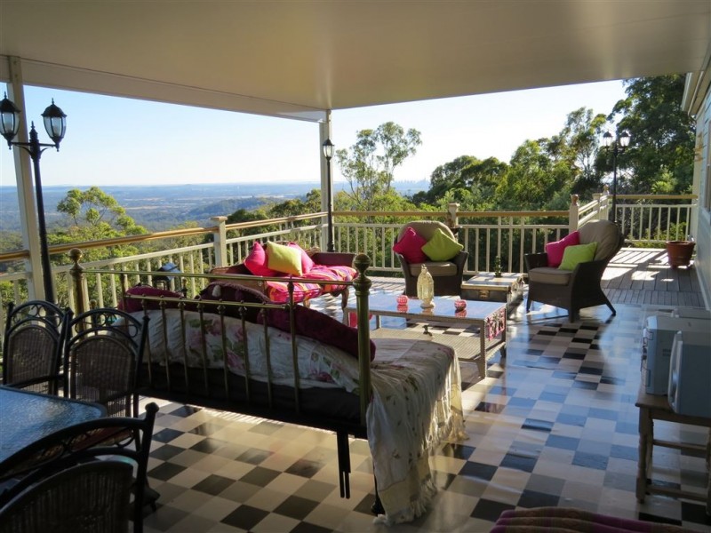 80 Chesterfield Drive, Mudgeeraba QLD 4213