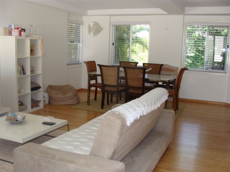 24b Wistaria Avenue, Southport QLD 4215