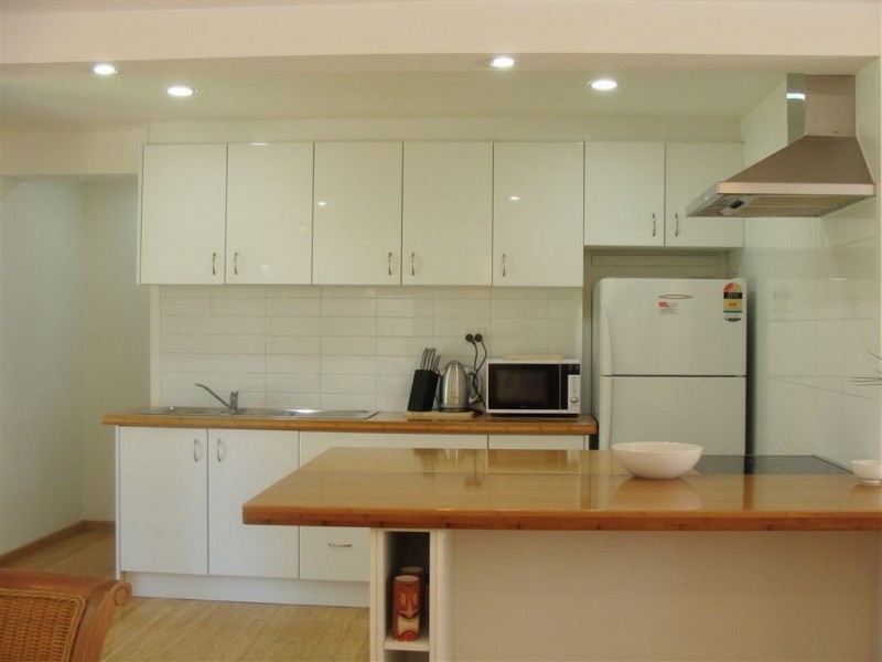 24b Wistaria Avenue, Southport QLD 4215