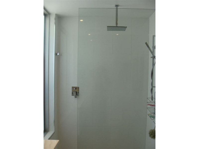 24b Wistaria Avenue, Southport QLD 4215