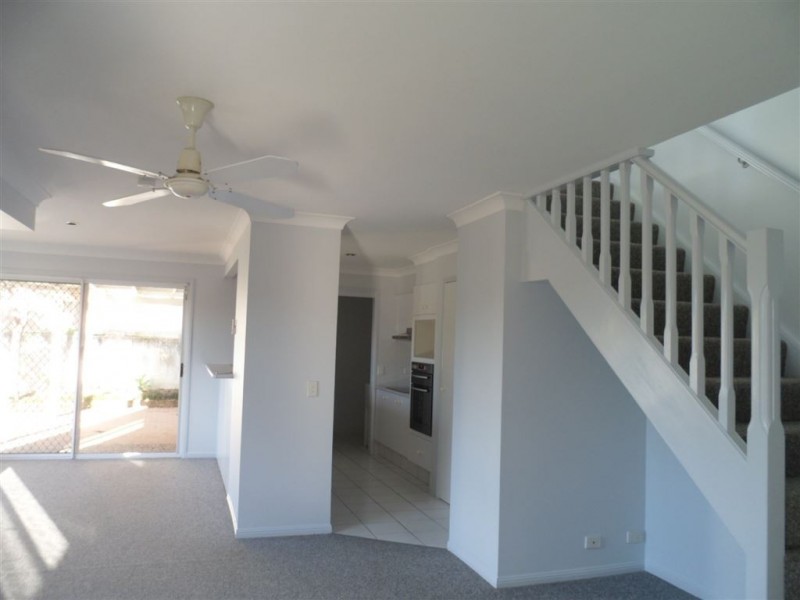 1/12 Douma Drive, Mudgeeraba QLD 4213