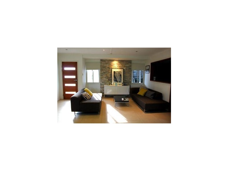 16 Dandar Drive, Southport QLD 4215