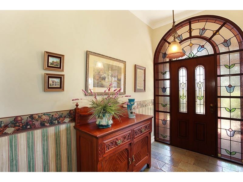 16 Earle Court, Tallai QLD 4213