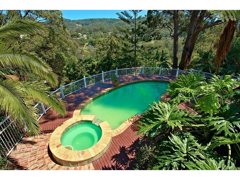 16 Earle Court, Tallai QLD 4213