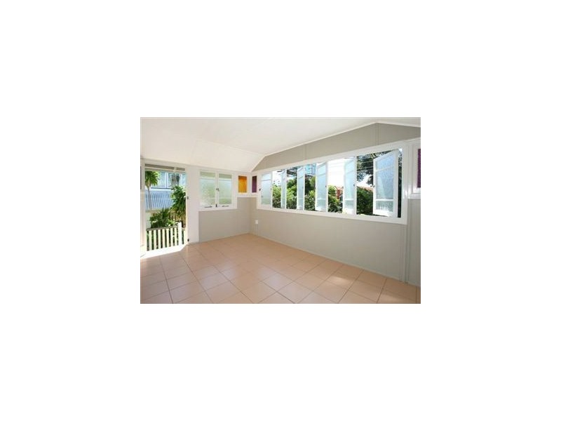 52 Bauer Street, Southport QLD 4215