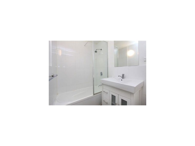52 Bauer Street, Southport QLD 4215