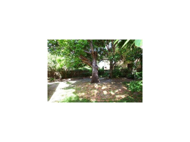 52 Bauer Street, Southport QLD 4215