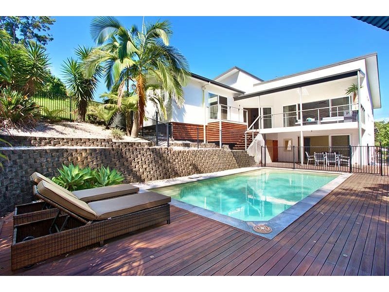 8 Curtis Court, Mudgeeraba QLD 4213