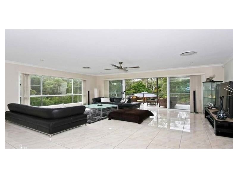 8 Curtis Court, Mudgeeraba QLD 4213