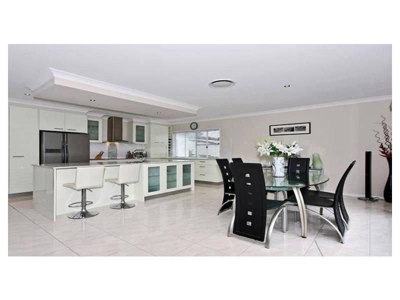 8 Curtis Court, Mudgeeraba QLD 4213