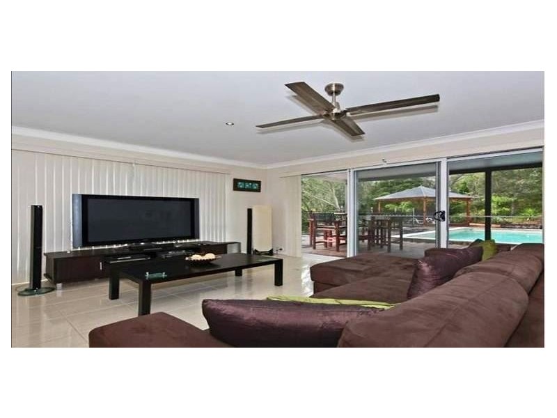 8 Curtis Court, Mudgeeraba QLD 4213