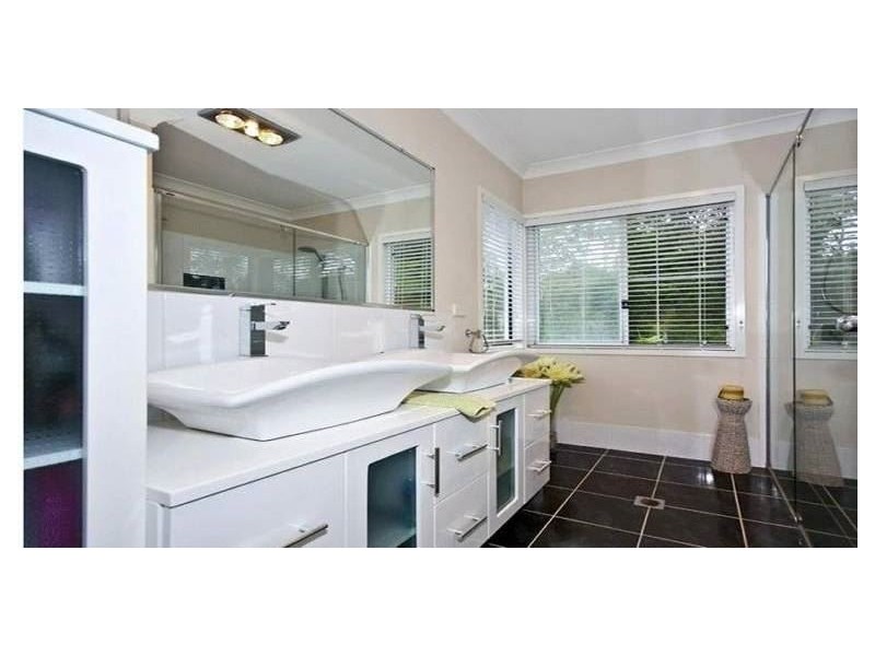 8 Curtis Court, Mudgeeraba QLD 4213