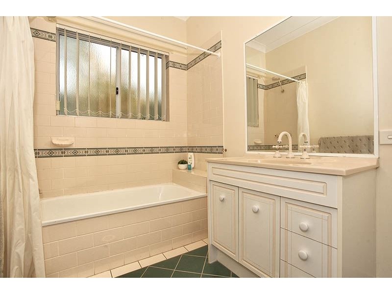 24 Strawberry Road, Mudgeeraba QLD 4213