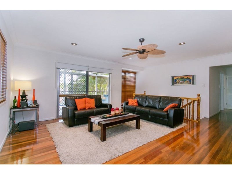 94 Heeb Street, Benowa QLD 4217