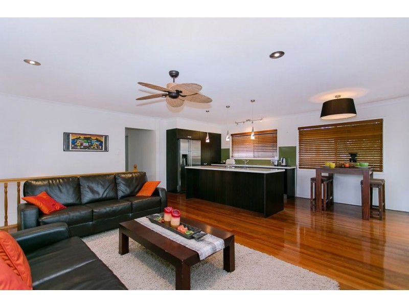 94 Heeb Street, Benowa QLD 4217