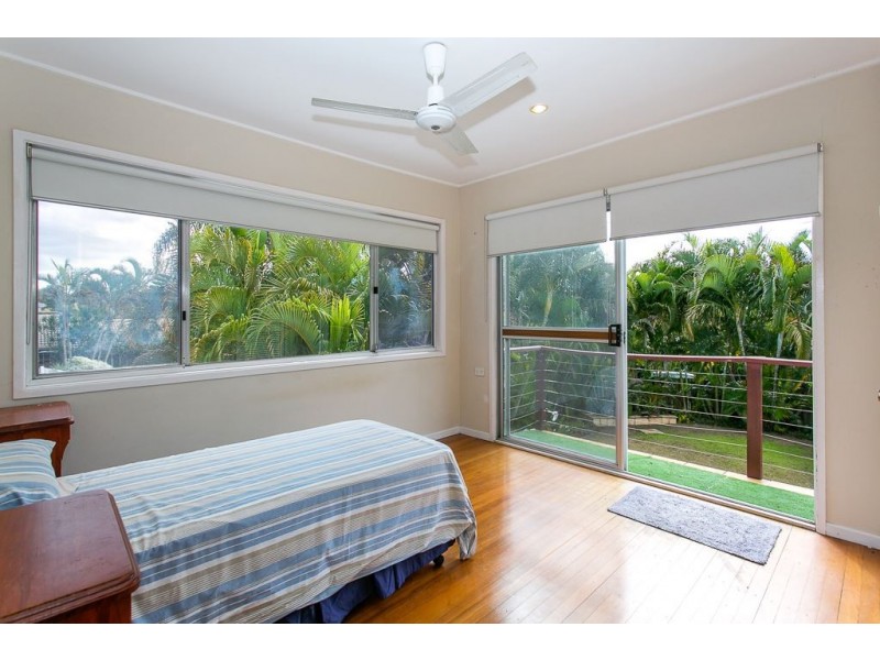 94 Heeb Street, Benowa QLD 4217