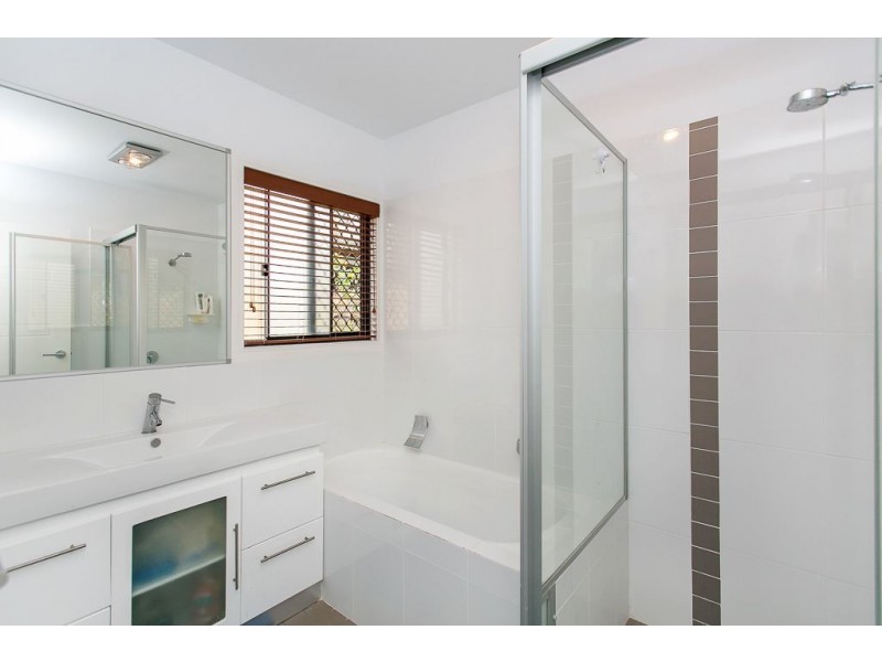 27 Emerson Drive, Mudgeeraba QLD 4213