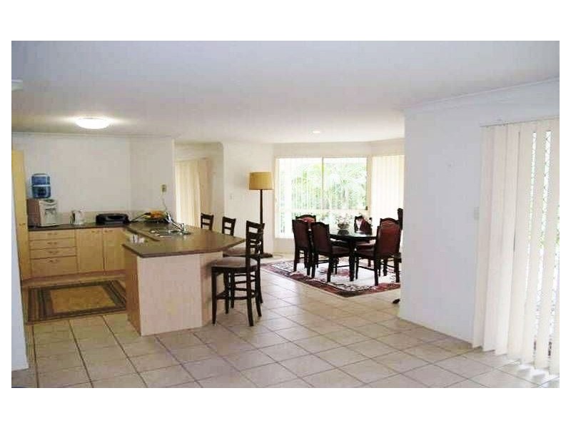 2 Roxby Court, Bonogin QLD 4213