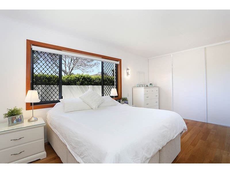 5 Pacific Boulevard, Broadbeach Waters QLD 4218
