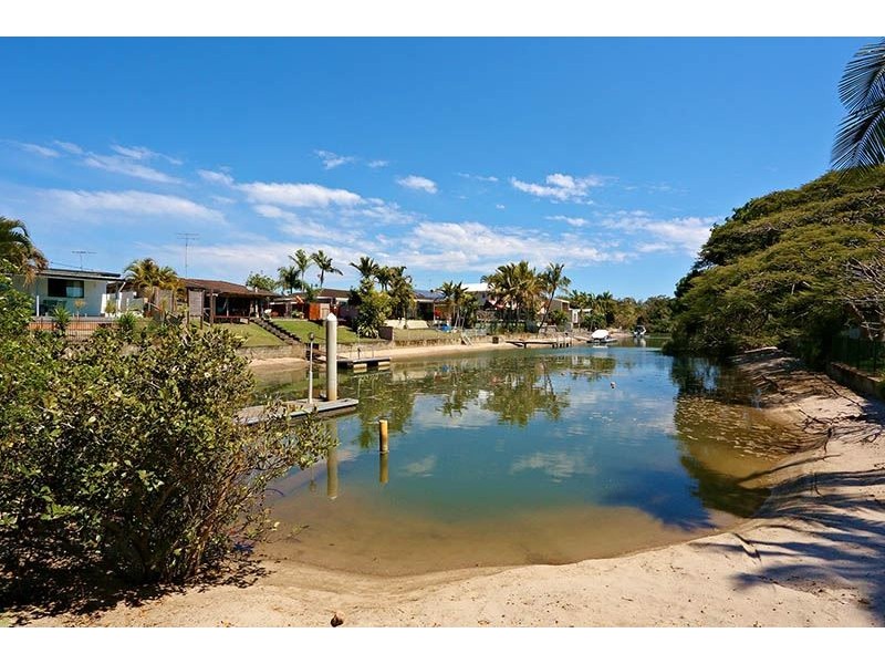 5 Pacific Boulevard, Broadbeach Waters QLD 4218