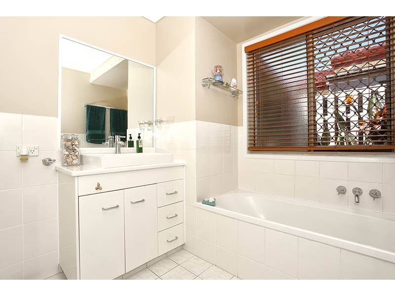 70 Lambor Drive, Mudgeeraba QLD 4213