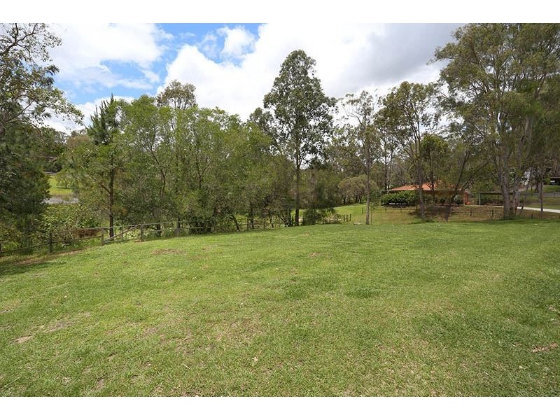 2 Nature Valley Court, Tallai QLD 4213