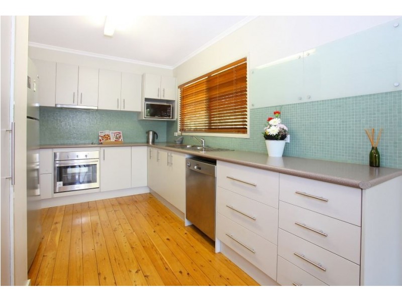 11 Woodvale Drive, Tallai QLD 4213