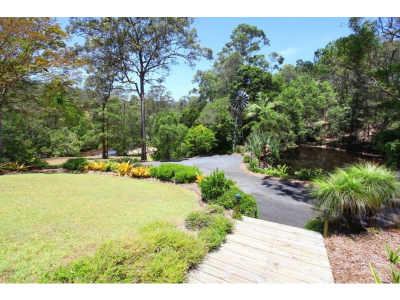 27 Hoop Pine Court, Advancetown QLD 4211