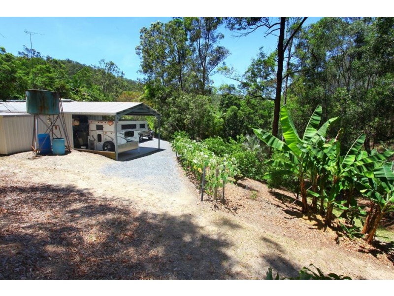 27 Hoop Pine Court, Advancetown QLD 4211