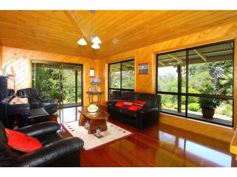 27 Hoop Pine Court, Advancetown QLD 4211