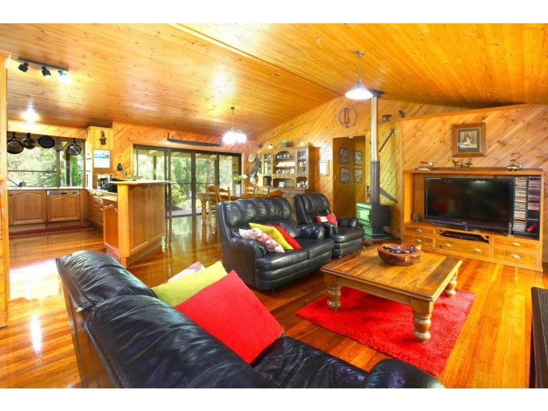 27 Hoop Pine Court, Advancetown QLD 4211