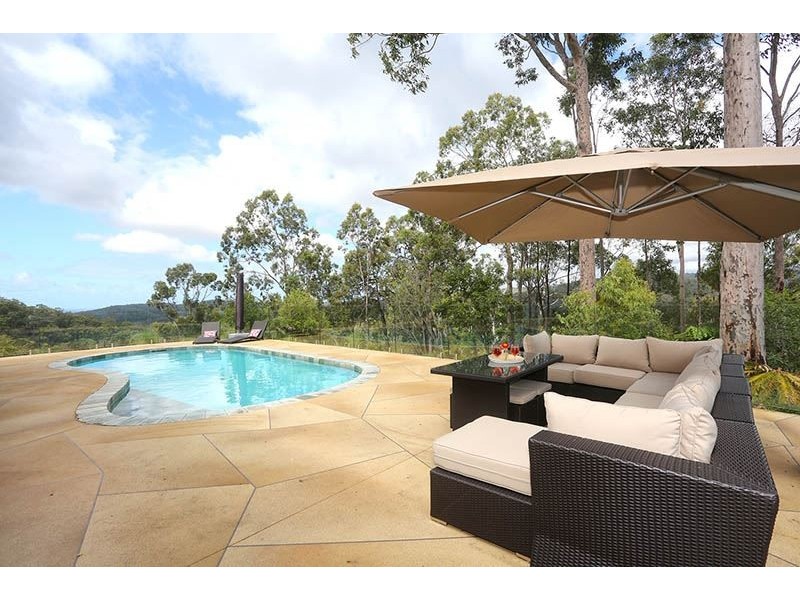 51 Saunders Drive, Bonogin QLD 4213