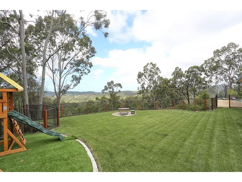 51 Saunders Drive, Bonogin QLD 4213