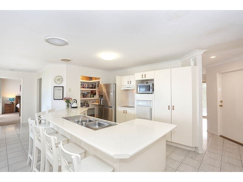 51 Saunders Drive, Bonogin QLD 4213