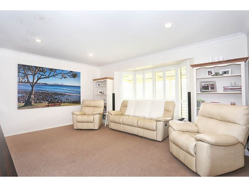51 Saunders Drive, Bonogin QLD 4213