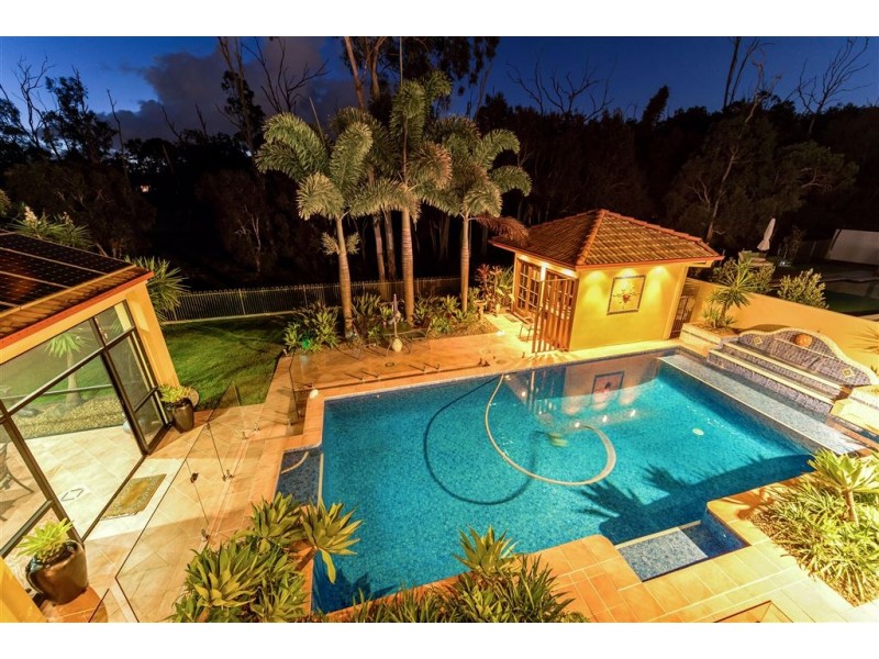 114 Arun Drive, Arundel QLD 4214