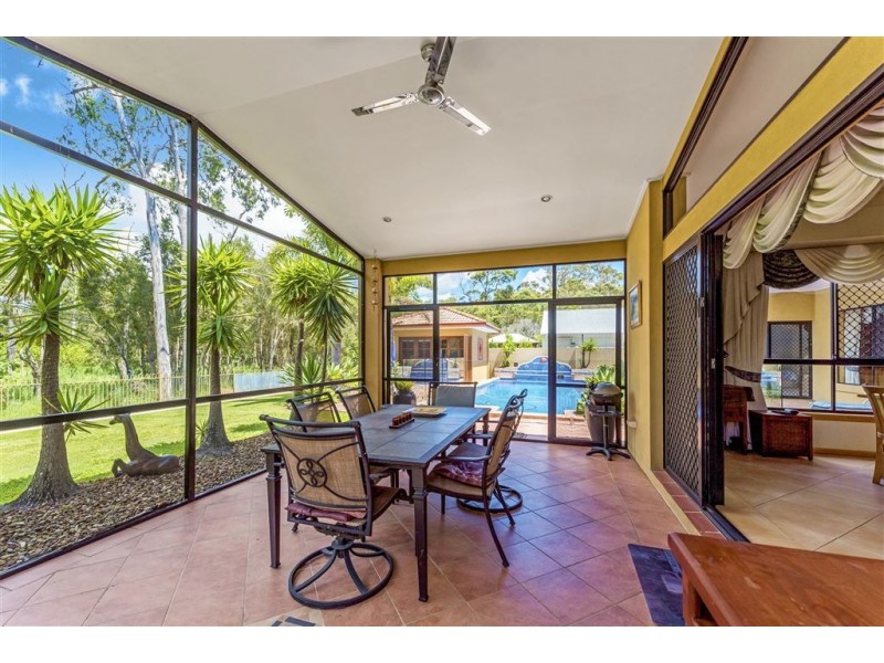 114 Arun Drive, Arundel QLD 4214