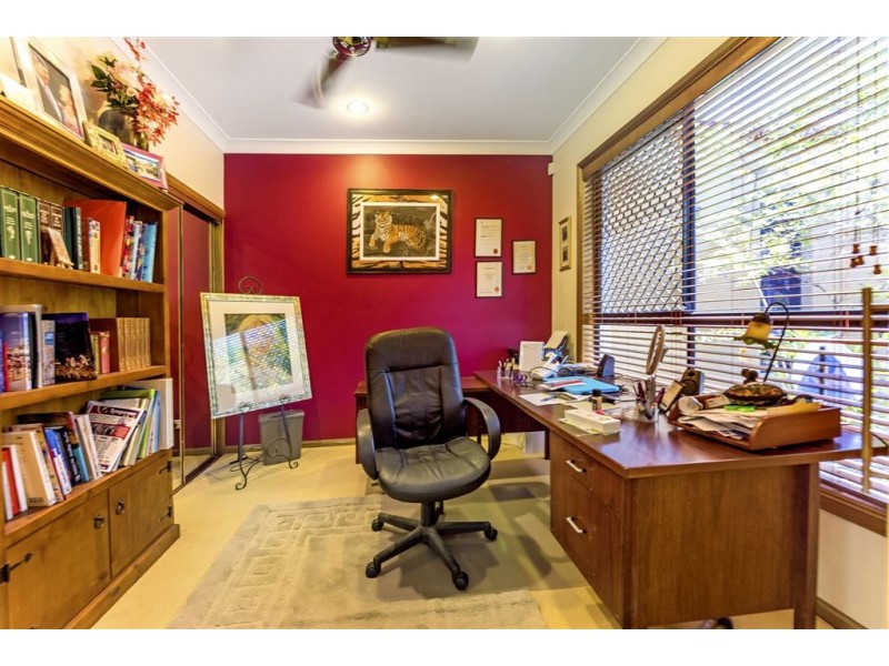 114 Arun Drive, Arundel QLD 4214