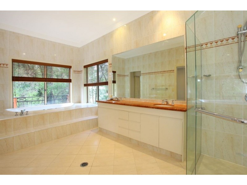 222 Crane Crescent, Nerang QLD 4211