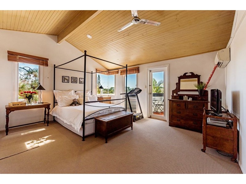 52 Murtha Drive, Elanora QLD 4221