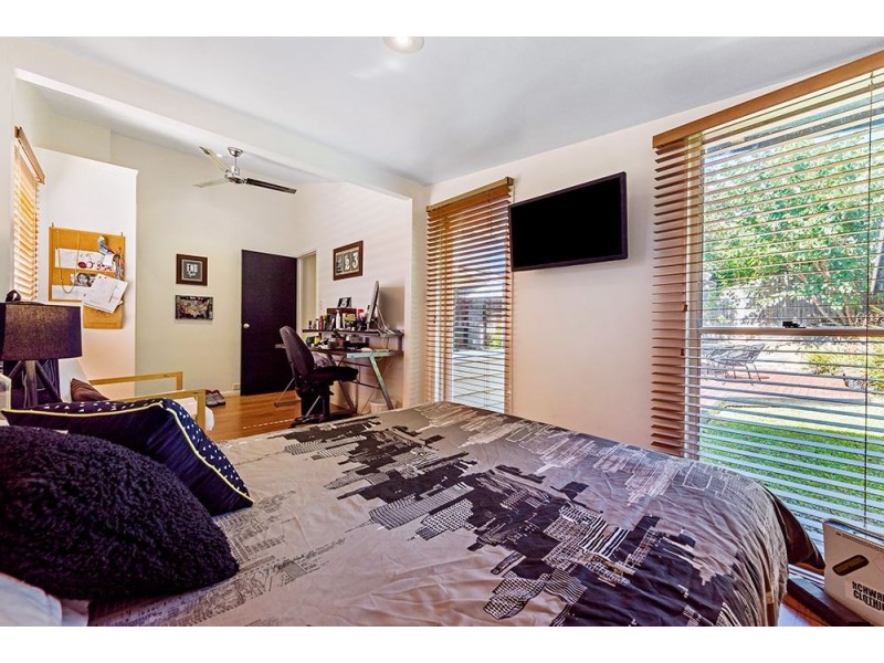 52 Murtha Drive, Elanora QLD 4221