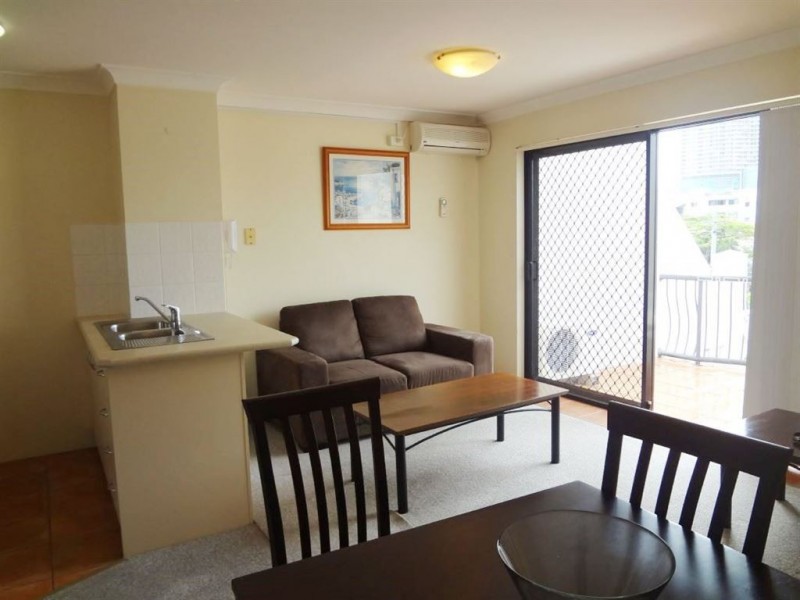 23/33-37 Lenneberg Street, Southport QLD 4215