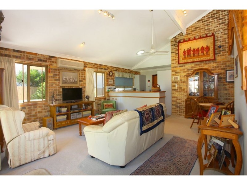 9 College Avenue, Southport QLD 4215