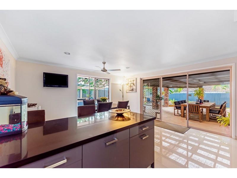 66 Open Drive, Arundel QLD 4214