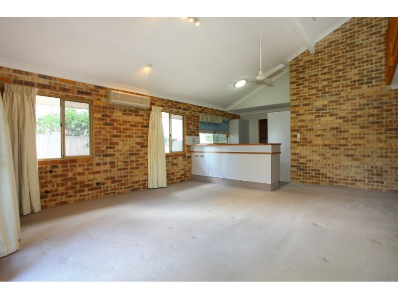 1/9 College Ave, Southport QLD 4215