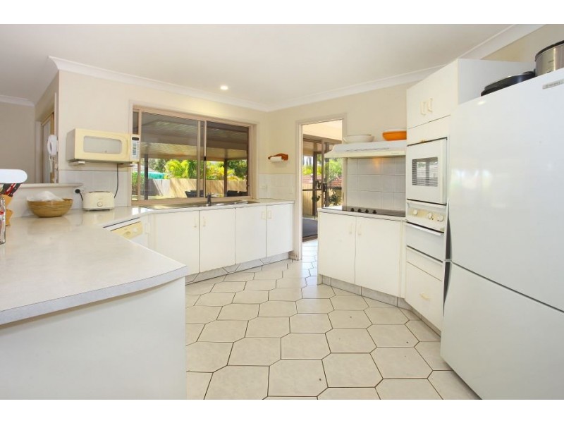 13 Ballarat Court, Tallai QLD 4213