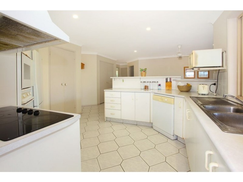 13 Ballarat Court, Tallai QLD 4213