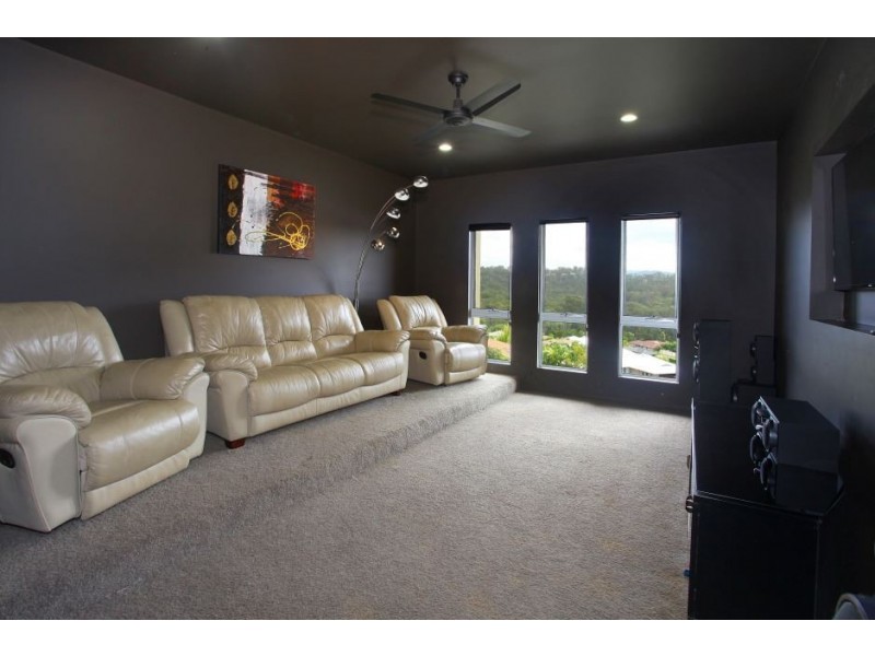 12 Phoebe Rise, Bonogin QLD 4213